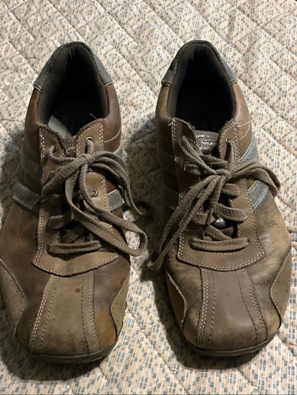 Skechers Men's Brown Leather Lace-Up Sneakers with Gray Accents